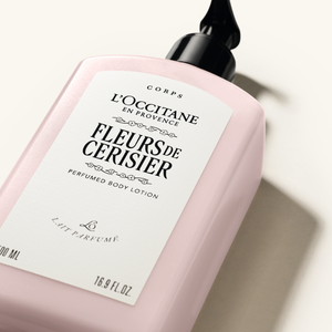 Fleurs de Cerisier ķermeņa pieniņš ar mirdzumiem 500ml