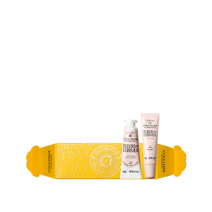 Fleurs de Cerisier duets rokām un lūpām